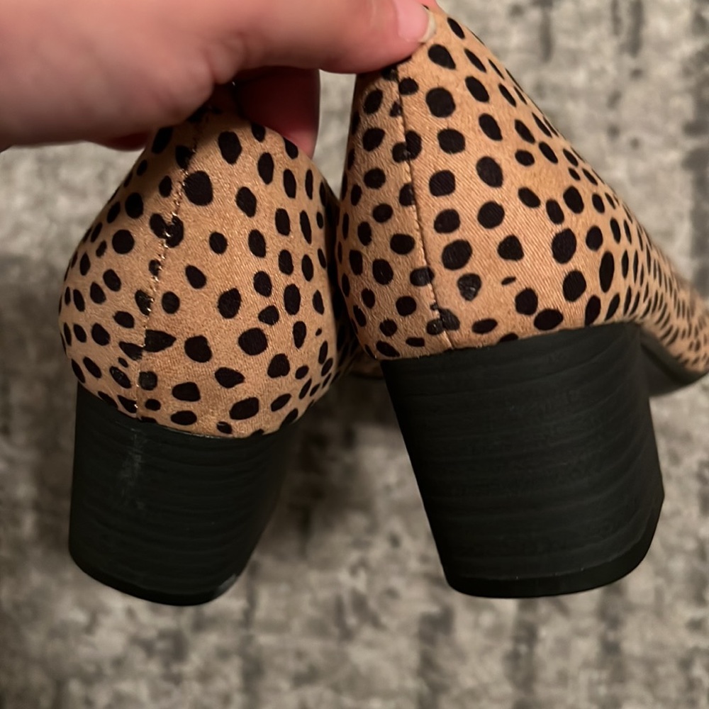 Universal Thread Women's Marlow Leopard Print Mid… - image 7